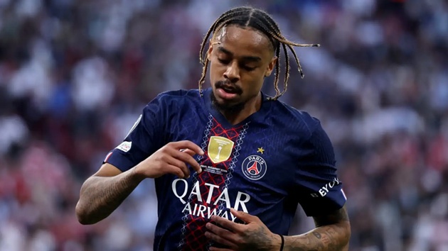 Liverpool thể hiện sự nghi&ecirc;m t&uacute;c trong vụ Barcola. (Ảnh: L'Equipe)