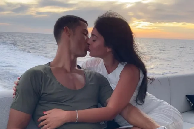 Ảnh bài viết Ronaldo bao trọn khách sạn 5 sao để làm đám cưới