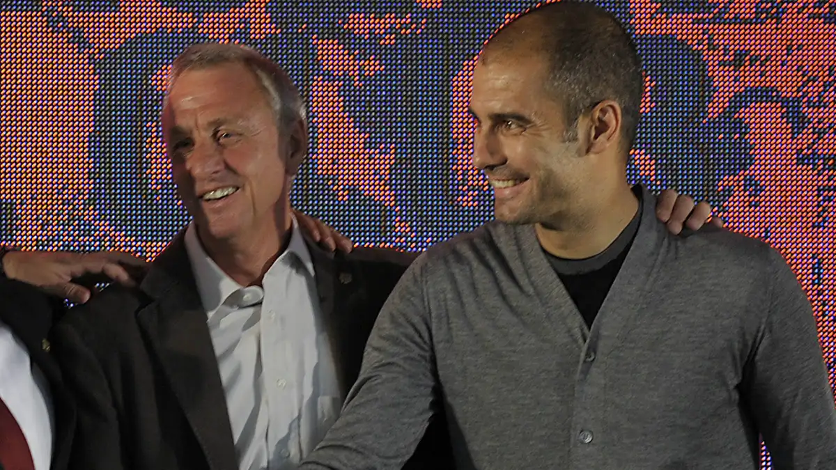 Cruyff và La Masia đặt nền móng cho Tiki-taka. Ảnh: Getty Images.