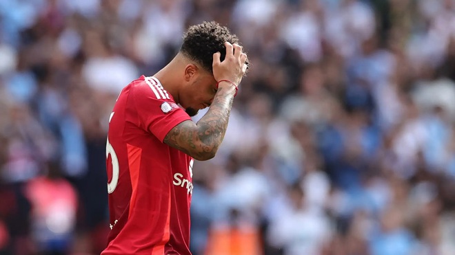 Ảnh bài viết Sự sụp đổ của Jadon Sancho: Từ bom tấn 73 triệu bảng đến dự đoán giải nghệ sớm