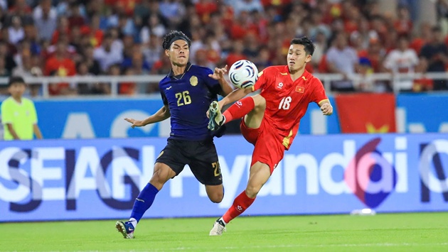 Ảnh bài viết Hơn 6000 người chờ mua vé bán kết ASEAN Cup của tuyển Việt Nam