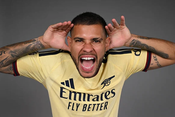 Bruno Guimaraes sẽ nâng cấp hàng tiền vệ Arsenal. Ảnh: Getty.
