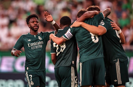 Real Madrid đã cho NHM thấy đôi nét phác thảo chiến thuật dưới thời Mourinho. Ảnh: Getty.