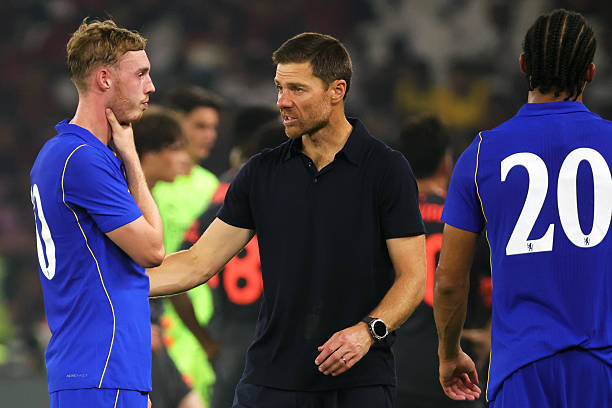 Sơ đồ 3 hậu vệ mang đến giải ph&aacute;p cho Xabi Alonso tại Chelsea. Ảnh: Getty Images