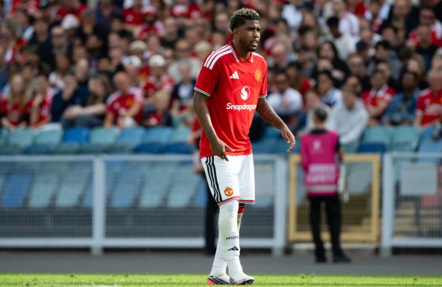 Santos tự tin thay thế Casemiro ở MU. Ảnh: Getty Images.