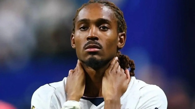 Ảnh bài viết AC Milan tranh Djed Spence với Inter sau khi Tottenham chốt giá