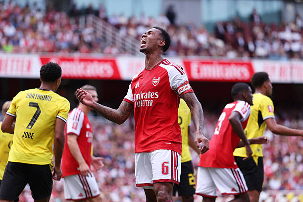 Ảnh bài viết Hàng phòng ngự Arsenal báo động đỏ sau trận thua Dortmund