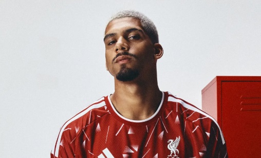 Ảnh bài viết Khát vọng ''tái sinh'' trở thành giao điểm giữa Araujo và Liverpool