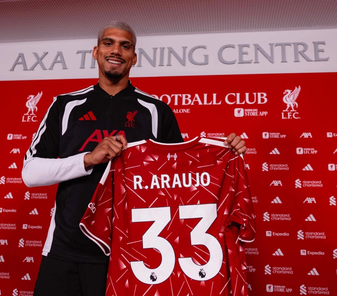 Liverpool vẫn muốn có thêm bom tấn sau thương vụ Ronald Araujo. Ảnh: Getty.