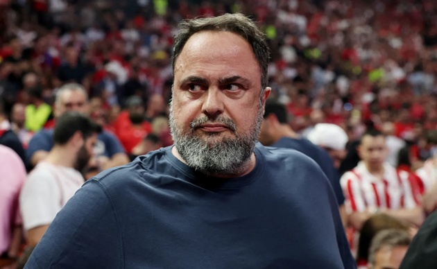 Ảnh bài viết Chủ tịch Nottingham Forest kiện Crystal Palace vì băng rôn xúc phạm