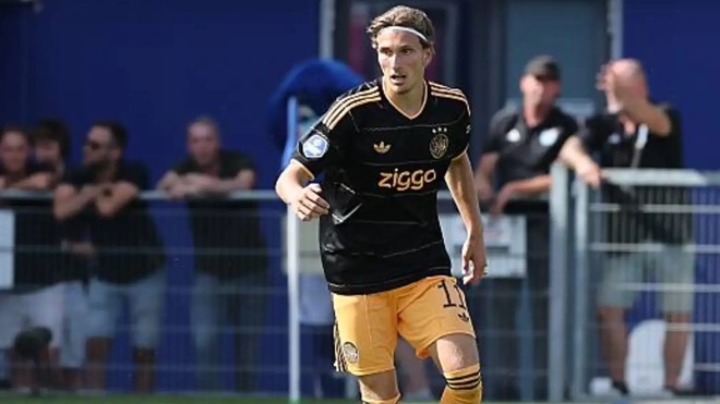 Ảnh bài viết PSG dốc toàn lực chiêu mộ Mika Godts của Ajax