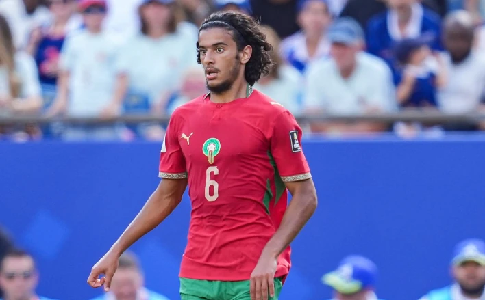 Ảnh bài viết Ayyoub Bouaddi mang dáng dấp mỏ neo hoàn hảo cho Man City