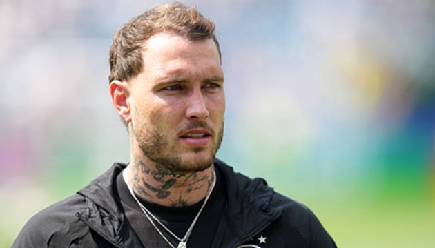 Ảnh bài viết Từ bỏ Lewis Hall, Man Utd đánh cược vào David Raum?