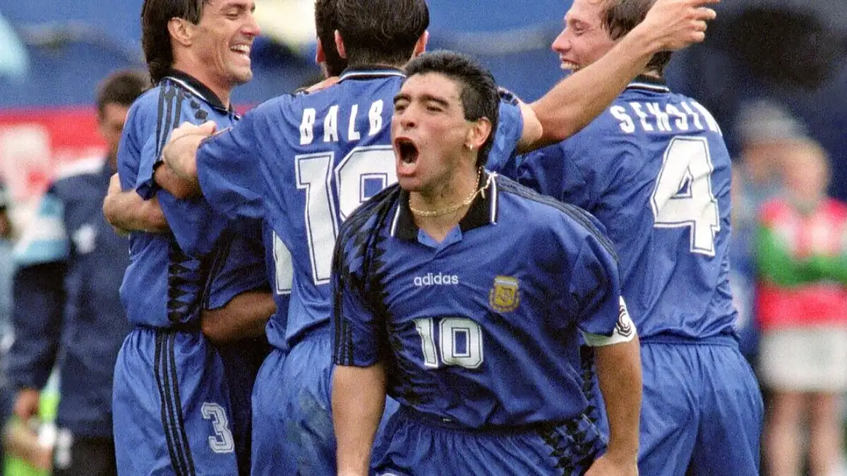 Vụ doping Maradona trở thành scandal chấn động World Cup. Ảnh: Getty.
