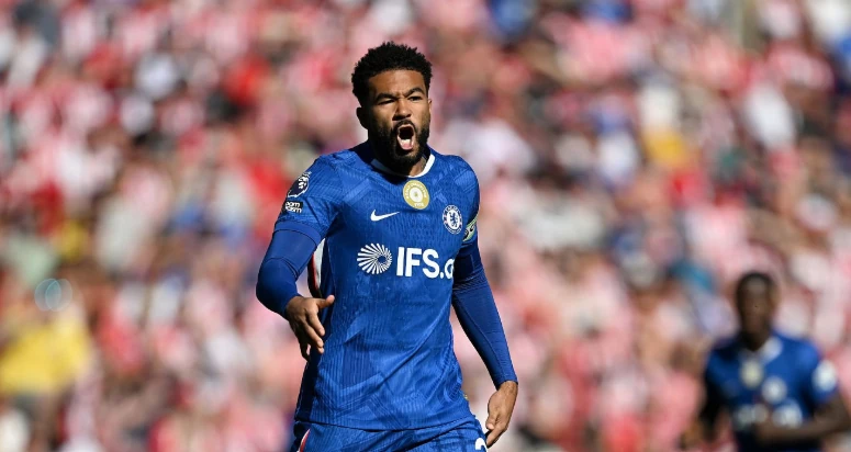 James là biểu tượng của lò Cobham. Ảnh: Getty.