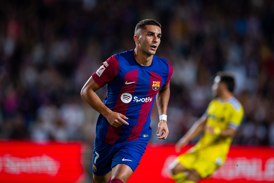 Ảnh bài viết Ornstein: Né khoản phụ phí đắt đỏ, Barca bán Torres cho PSG