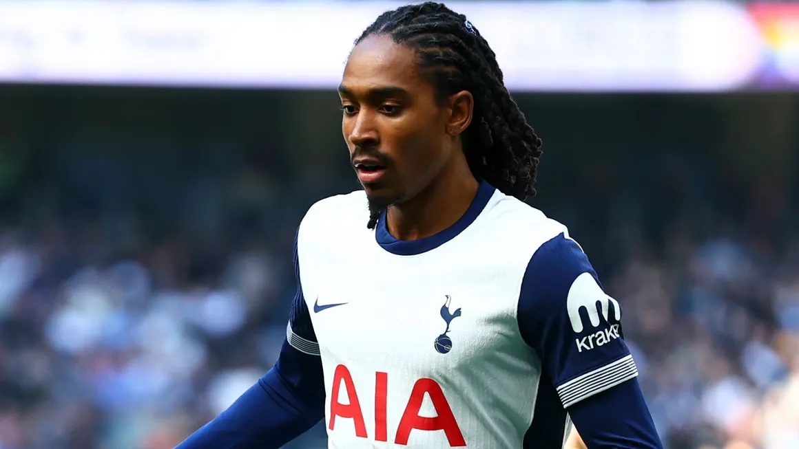 Djed Spence đang rất gần đến việc gia nhập Inter. Ảnh: Tottenham Hotspur FC.