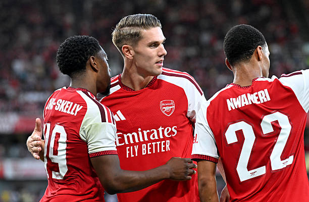 Ảnh bài viết Raya hóa người hùng giúp Arsenal đánh bại Como