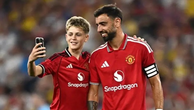 Ảnh bài viết Bruno Fernandes đứng trước lựa chọn định mệnh tại Man Utd