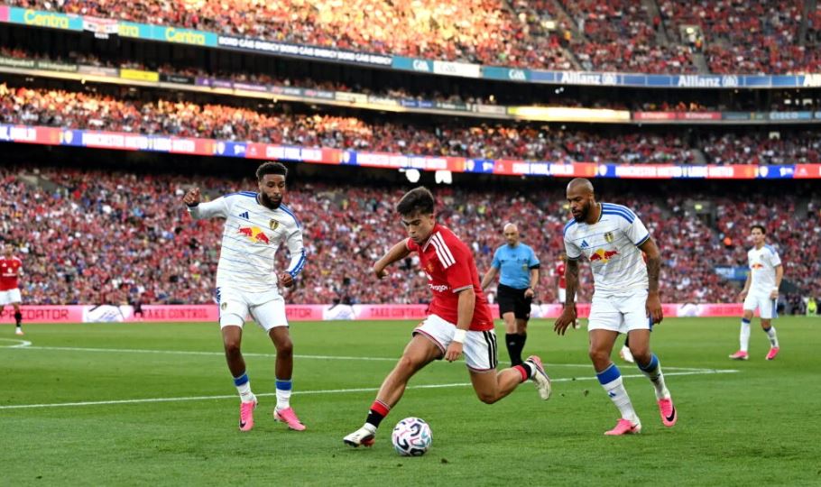 Amass nổi bật trong lần đụng độ Leeds. Ảnh: Getty Images.