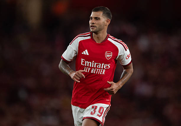 Bruno Guimaraes gi&uacute;p Arsenal n&acirc;ng tầm tuyến giữa. Ảnh: Getty Images