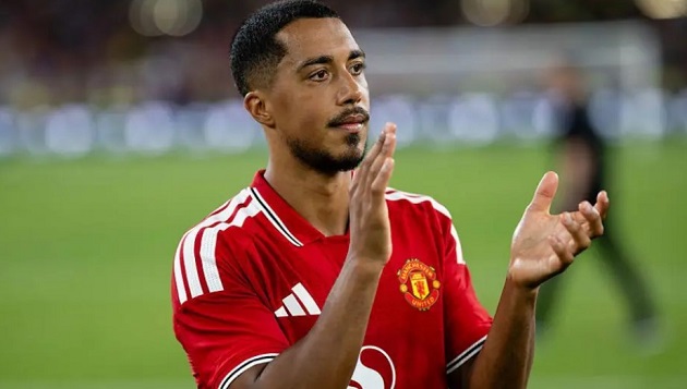 Ảnh bài viết Tielemans xin lỗi Aston Villa vì lỡ lời về MU