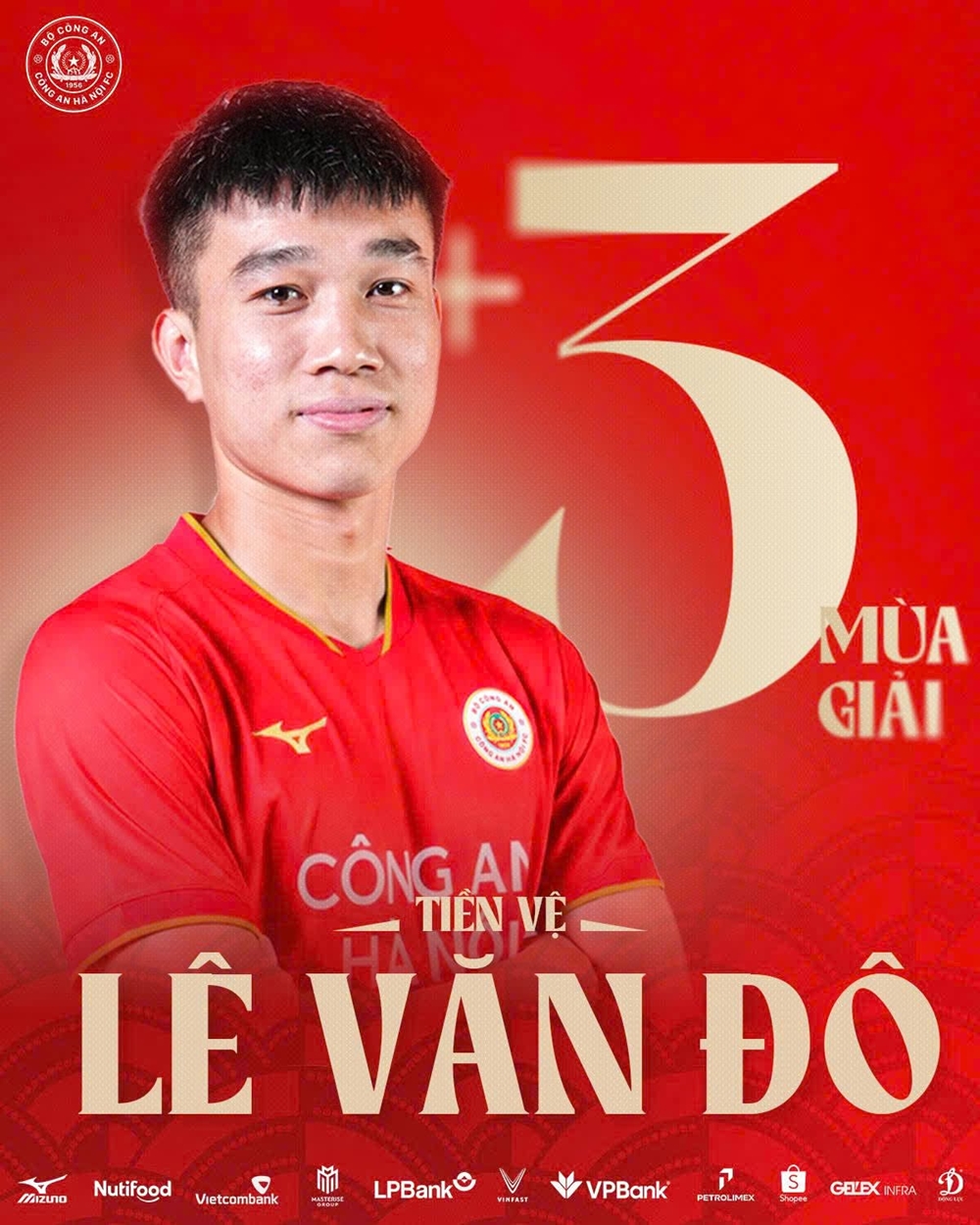 CAHN ch&iacute;nh thức tr&oacute;i ch&acirc;n th&agrave;nh c&ocirc;ng L&ecirc; Văn Đ&ocirc;. Ảnh: C&ocirc;ng an H&agrave; Nội FC.