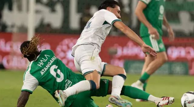 Al-Ahli gi&agrave;nh chiến thắng nhọc nhằn trước . Ảnh: 