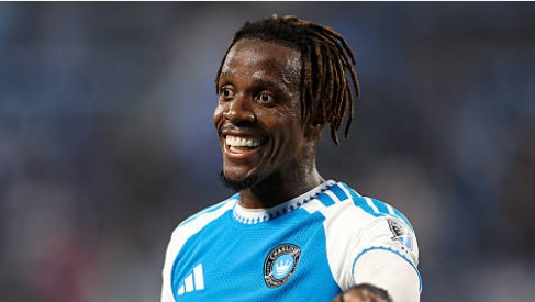 Ảnh bài viết Wilfried Zaha gây sốt khi trở lại tập luyện tại Crystal Palace