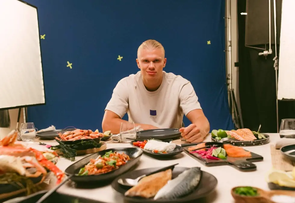 Haaland có thể nạp tới 6.000 kcal mỗi ngày. Ảnh: Norwegian Seafood Council.
