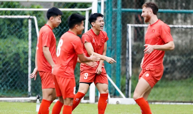 Đình Bắc thoải mái trước trận Malaysia. (Ảnh: VFF)