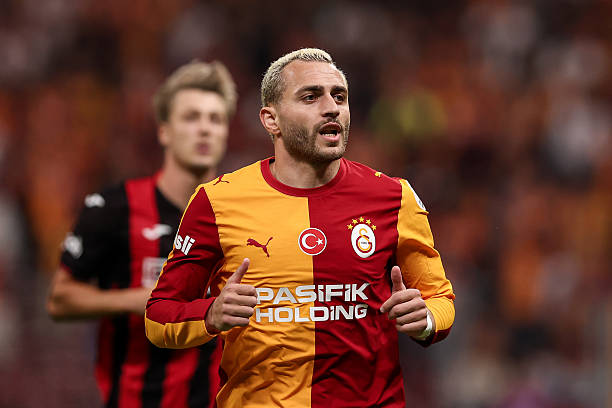 Baris Alper Yilmaz g&acirc;y ấn tượng trong m&agrave;u &aacute;o Galatasaray. Ảnh: Getty Images