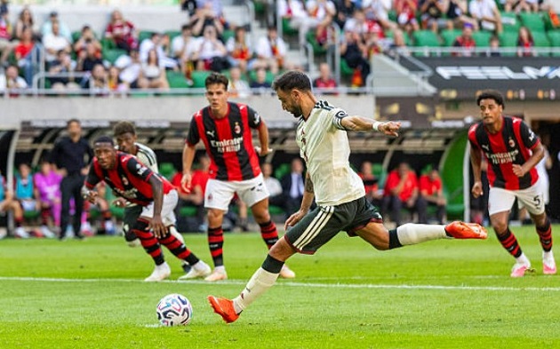 Bruno Fernandes (6 điểm): Kiến tạo ngay sau khi trở lại thực hiện phạt g&oacute;c. D&ugrave; vậy, anh lại g&acirc;y bất ngờ khi tiếp tục hỏng ăn tr&ecirc;n chấm phạt đền.