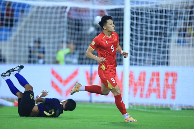 Ảnh bài viết Điểm tin Bóng đá Việt Nam 16/8: Thái Lan đặt một chân vào chung kết; ESPN khen Đình Bắc
