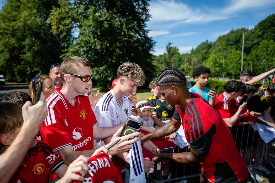 Marcus Rashford vẫn nhận được nhiều sự ủng hộ từ người h&acirc;m mộ. Ảnh: Manchester United FC.