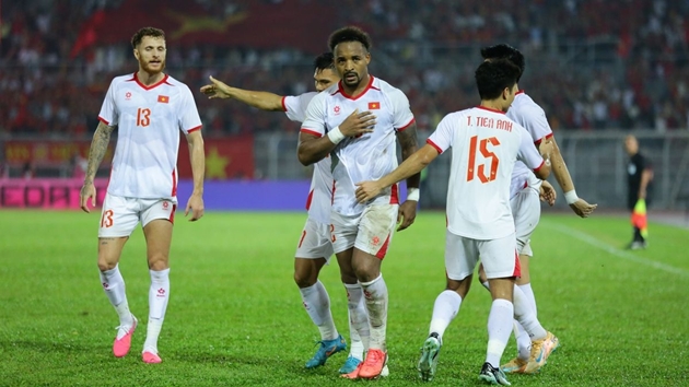 Đội tuyển Việt Nam đ&atilde; nỗ lực đ&aacute;nh bại Malaysia trong một trận cầu căng thẳng. Ảnh: AFC