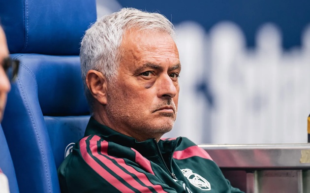 Ảnh bài viết Jose Mourinho lộ diện với vết thâm mắt tại Real Madrid