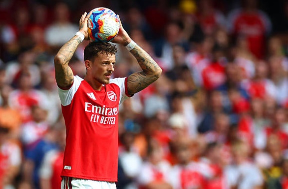 Ảnh bài viết Arsenal sẽ bán Ben White nếu chiêu mộ thành công Konsa