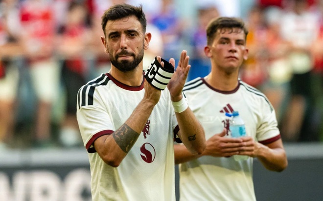 Ảnh bài viết Galatasaray sẵn sàng gấp đôi lương để lôi kéo Bruno Fernandes