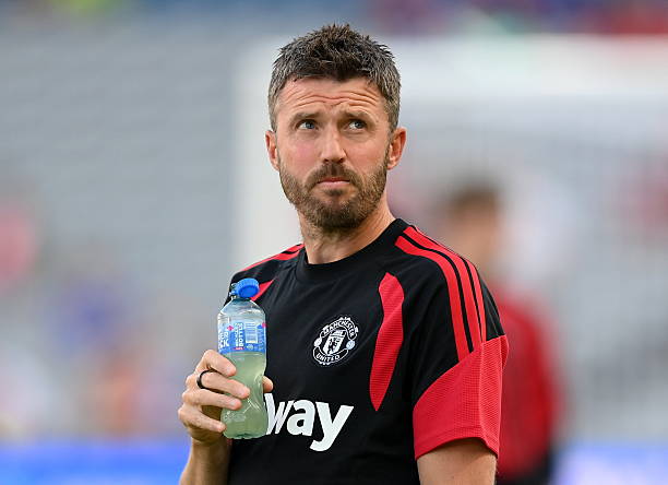 Michael Carrick rơi vào thế khó tại Manchester United. Ảnh: Getty Images