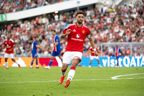 Bruno Fernandes đã "gồng gánh" Man Utd cả mùa trước. Ảnh: Getty Images.