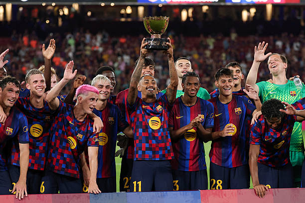 Ảnh bài viết Barca nhọc nhằn đả bại Al Ahly, giữ cúp Joan Gamper