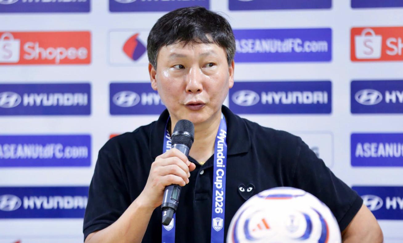 Ông Kim Sang-sik hướng sự chú ý đến trận đấu với Thái Lan. Ảnh: VFF