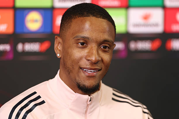 Ezri Konsa sẽ giúp Arsenal nâng tầm đội hình. Ảnh: Getty Images