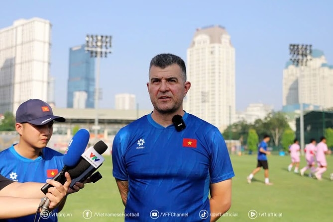 HLV Cristiano Roland đang cùng ĐT U17 Việt Nam hướng đến VCK U17 World Cup 2026. Ảnh: VFF.