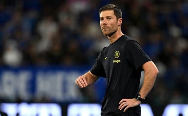 Alonso chuẩn bị đấu trí với Arbeloa. (Ảnh: Football.London)