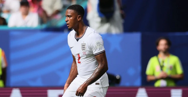 Ảnh bài viết Ezri Konsa là 'bảo hiểm' cho tham vọng của Arsenal