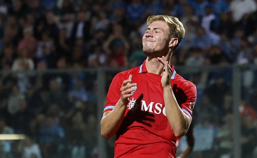 Hoijlund đóng vai trò đầu tàu nơi hàng công Napoli. Ảnh: Getty.