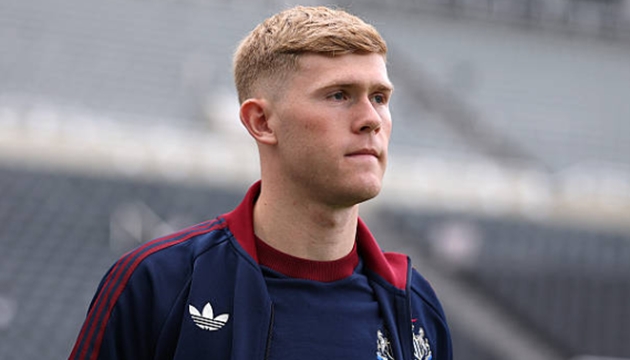 Ảnh bài viết Điều gì khiến Lewis Hall quay lưng với Man Utd?
