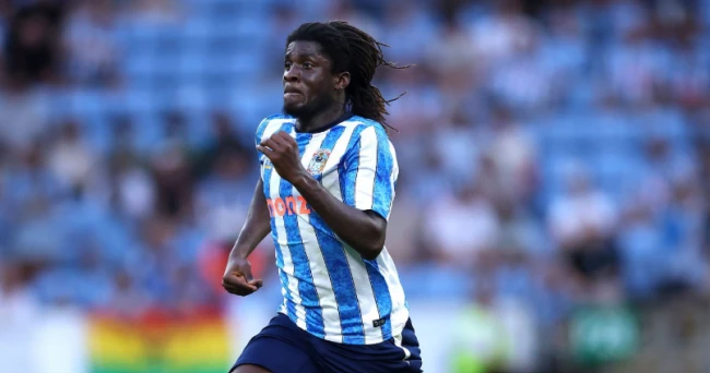 Caleb Yirenkyi là nhân tố nổi bật của Coventry. Ảnh: Getty.